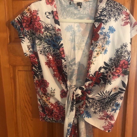 Wrap summer time blouse - Picture 2 of 3